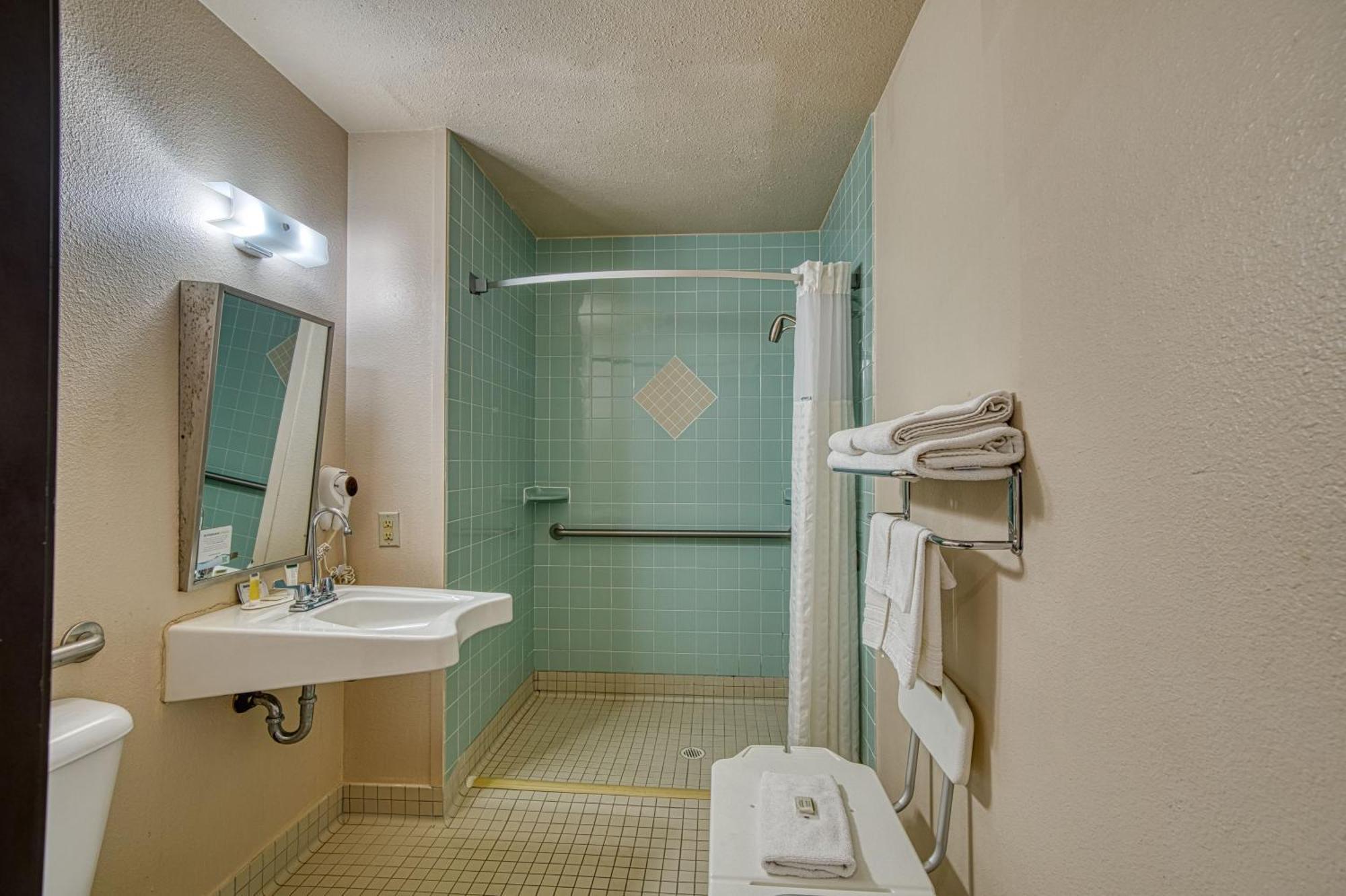 ซูเปอร์ 8 บาย วินด์แฮม สเตอร์กิส Hotel สเตอร์จิส ภายนอก รูปภาพ