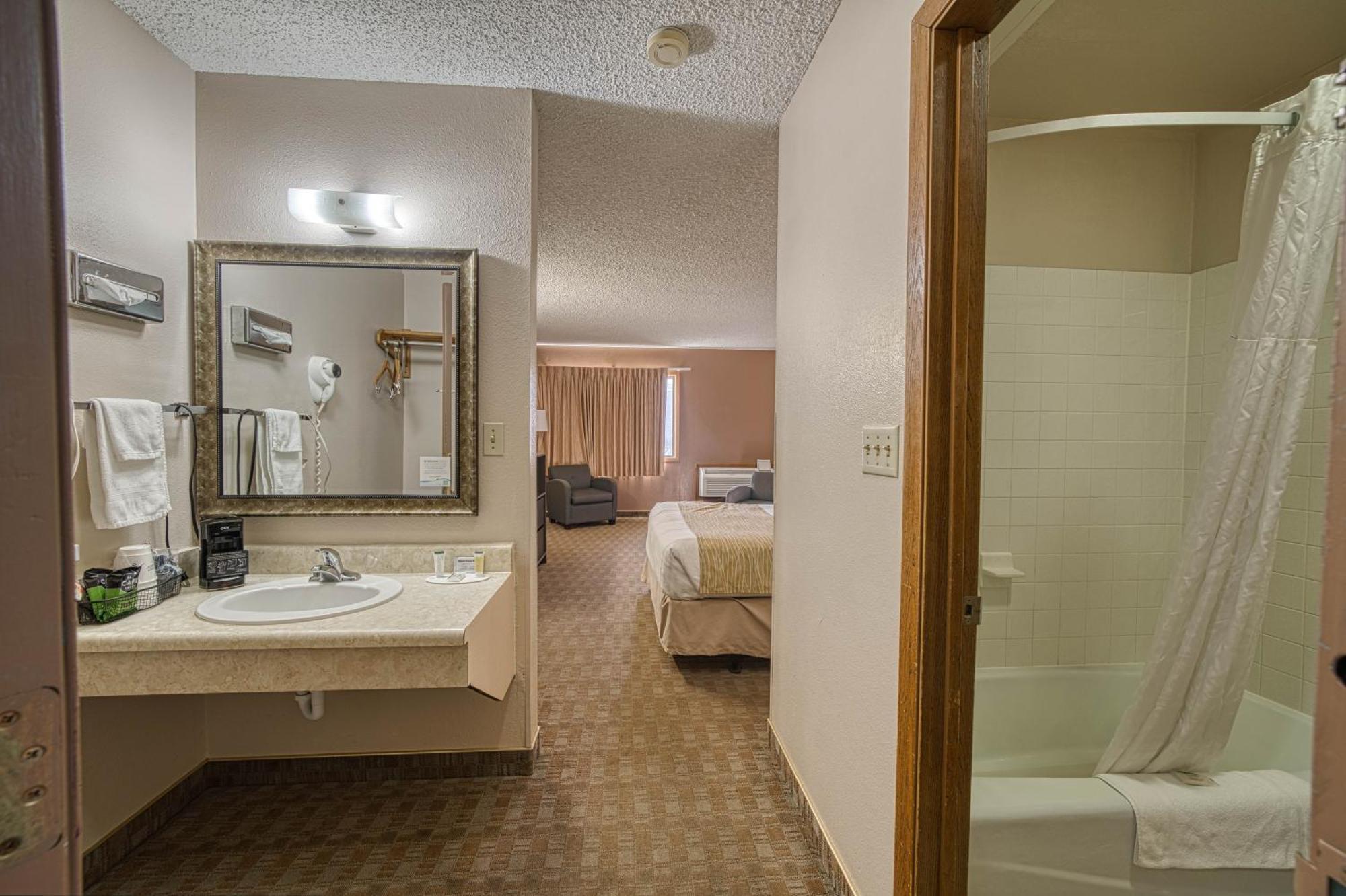 ซูเปอร์ 8 บาย วินด์แฮม สเตอร์กิส Hotel สเตอร์จิส ภายนอก รูปภาพ