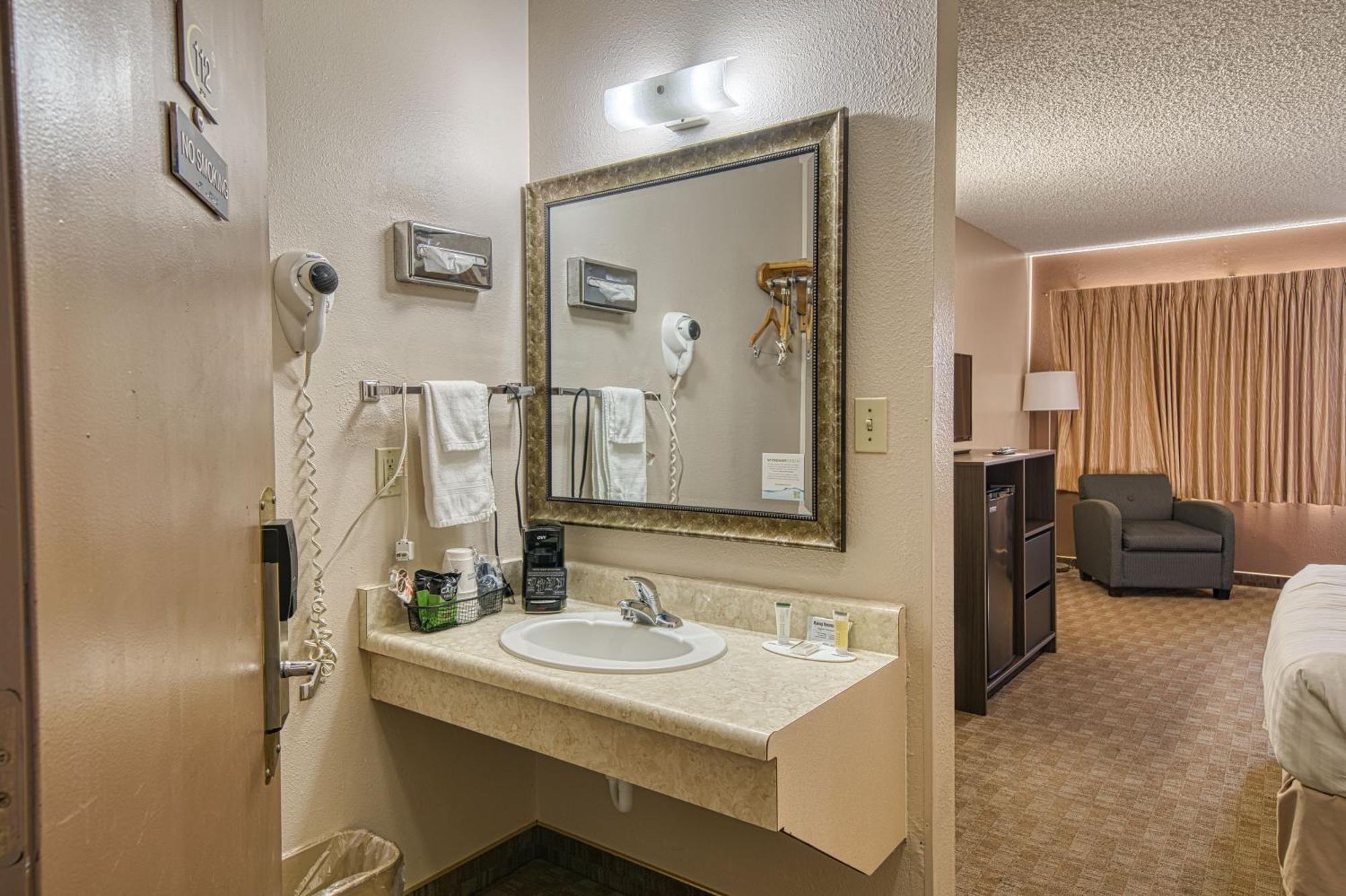 ซูเปอร์ 8 บาย วินด์แฮม สเตอร์กิส Hotel สเตอร์จิส ภายนอก รูปภาพ