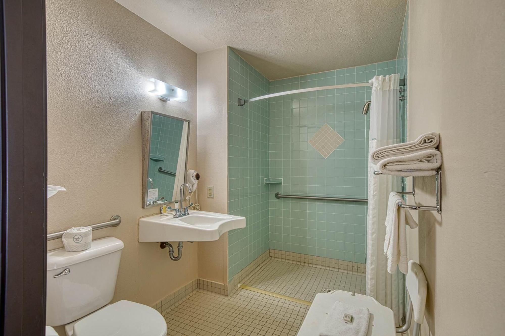 ซูเปอร์ 8 บาย วินด์แฮม สเตอร์กิส Hotel สเตอร์จิส ภายนอก รูปภาพ